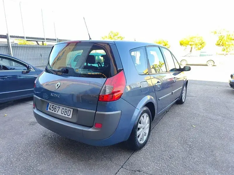 Usado Renault Grand Scénic II Dynamique 130 CV (95 kW) 2008 Azul Monovolumen