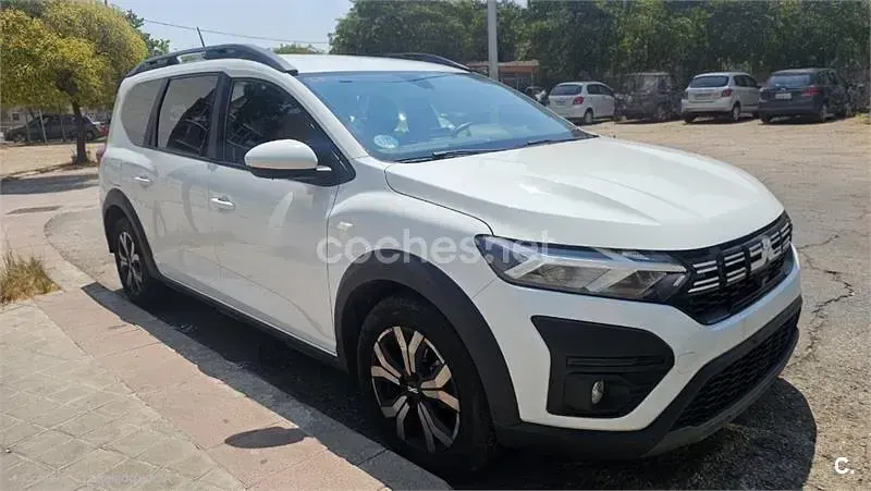 Usado Dacia Jogger Expression 100 CV (73 kW) 2023 Blanco Monovolumen