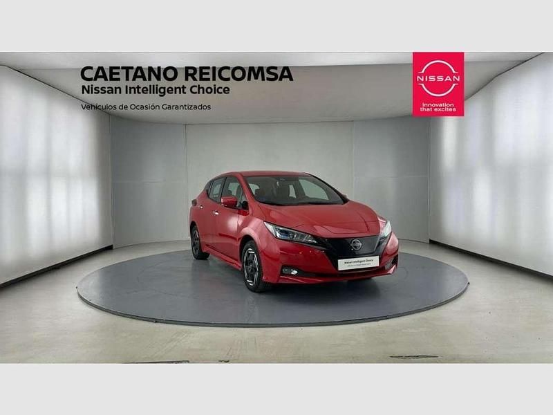 Usado Nissan Leaf Acenta 110 kW (150 CV) 2024 Rojo Utilitario