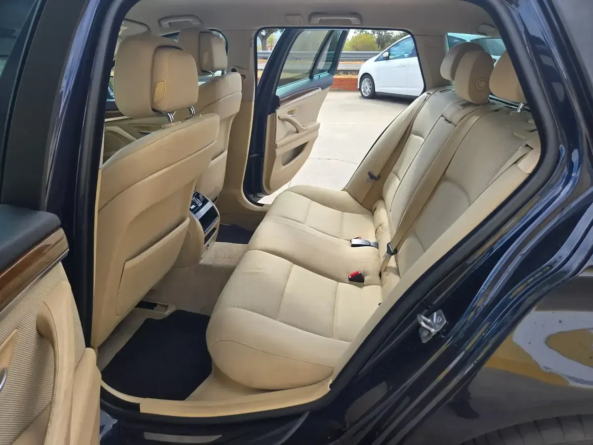 Usado BMW 520 184 CV (135 kW) 2011 Azul Familiar
