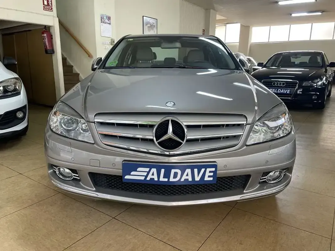 Usado Mercedes C200 Avantgarde 184 CV (135 kW) 2007 Beige Berlina