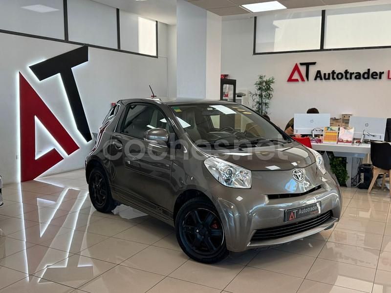 Marrón Usado 2012 Toyota iQ Utilitario | 6999 € (Un poco caro) - Imagen 1/4