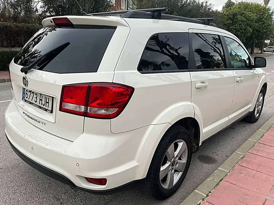Usado Fiat Freemont Lounge 140 CV (102 kW) 2012 Blanco SUV
