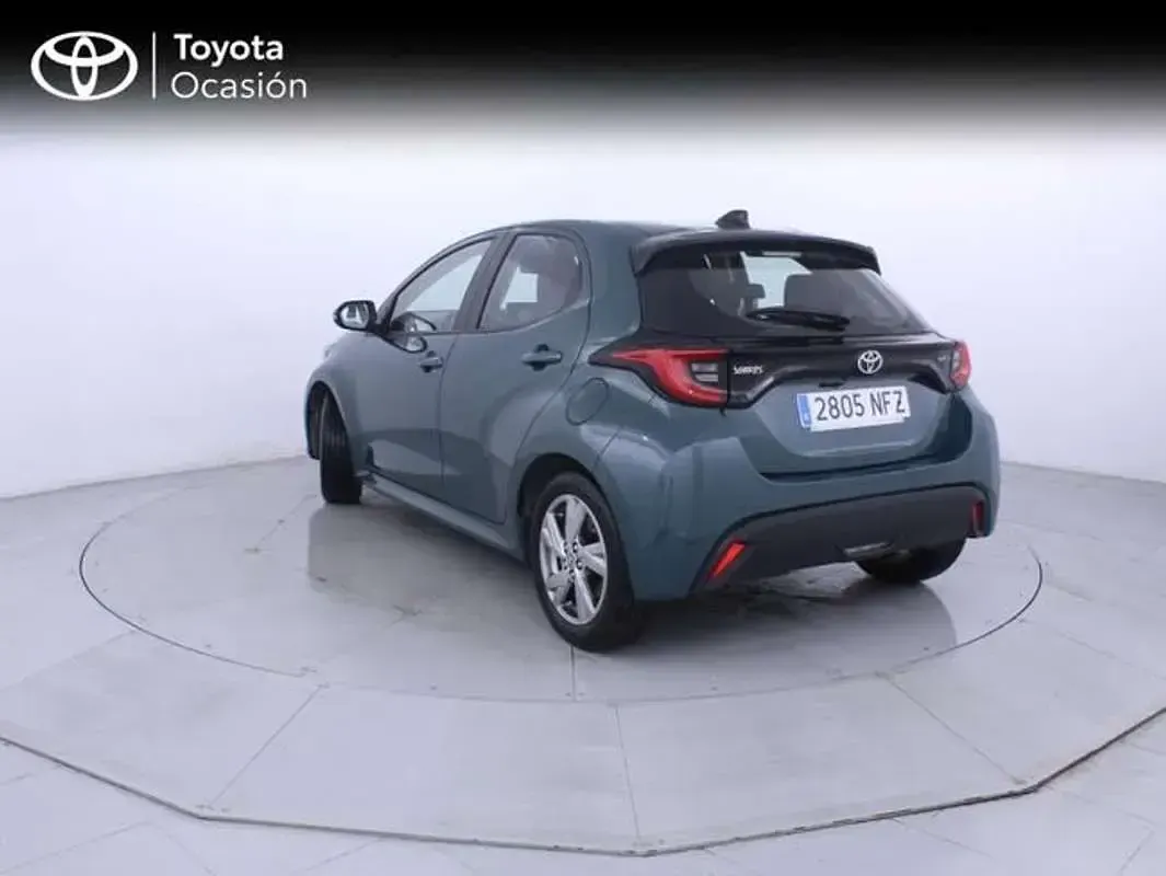 Usado Toyota Yaris Active 116 CV (85 kW) 2025 Verde Utilitario