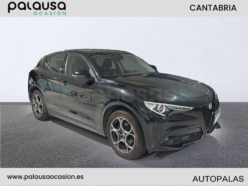 Usado Alfa Romeo Stelvio Sprint 190 CV (139 kW) 2020 Negro SUV