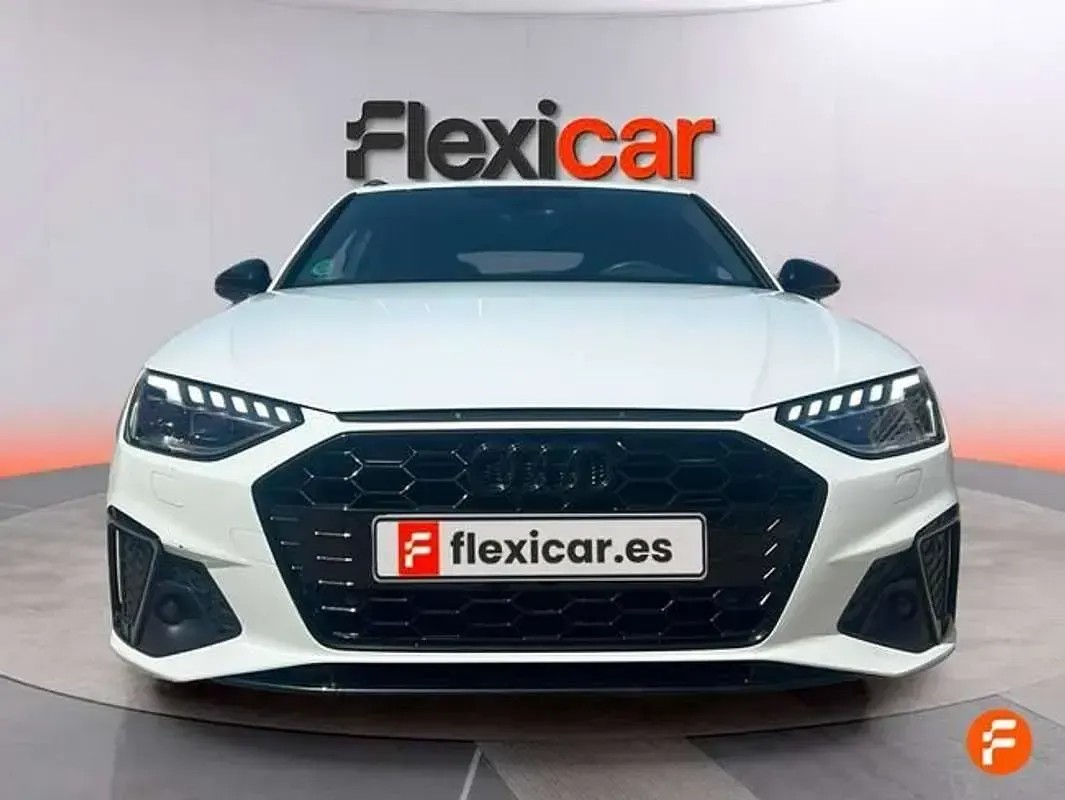 Usado Audi A4 Premium 163 CV (119 kW) 2023 Blanco Familiar