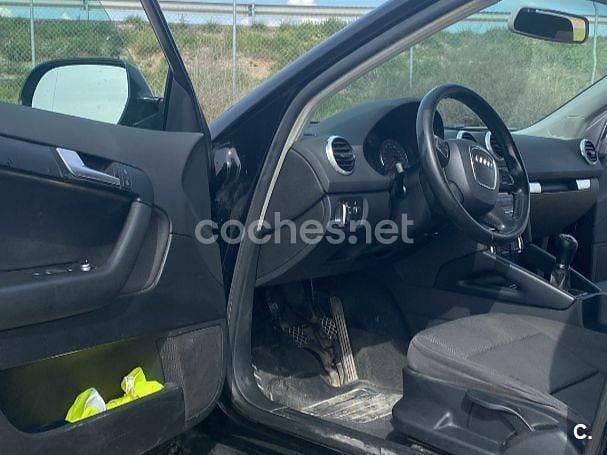 Usado Audi A3 Attraction 105 CV (77 kW) 2010 Negro Utilitario