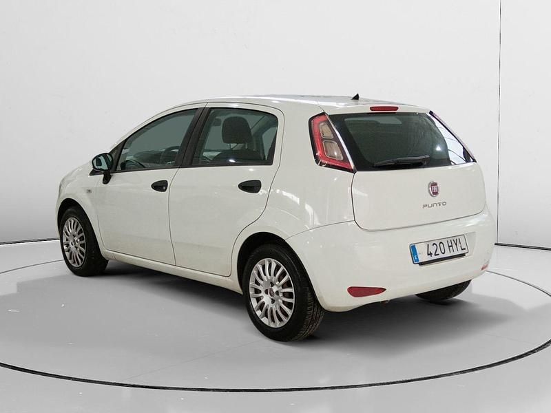 Usado Fiat Punto Pop 75 CV (55 kW) 2014 Blanco Utilitario
