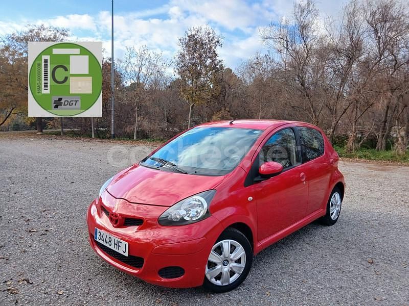 Rojo Usado 2011 Toyota Aygo Live Utilitario | 5500 € (Precio justo) - Imagen 1/4