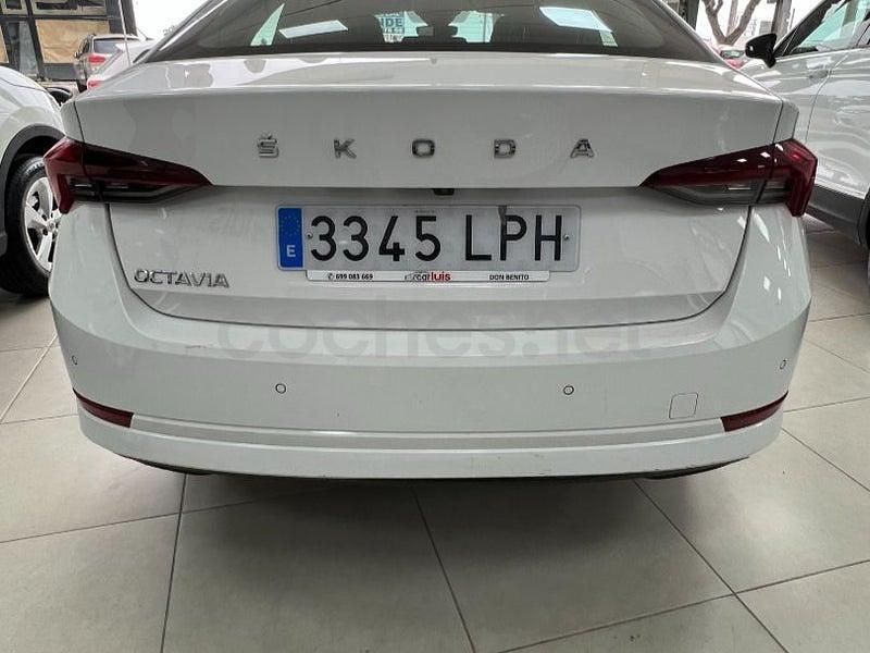 Occasion Skoda Octavia Ambition 150 ch (110 kW) 2021 Blanc Berline