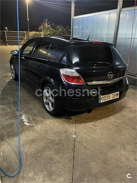 Negro Usado 2004 Opel Astra Cosmo Berlina | 1700 € (Super precio) - Imagen 1/4