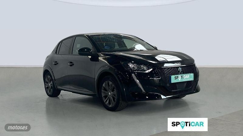 Usado Peugeot e-208 Allure 100 kW (136 CV) 2021 Negro Utilitario