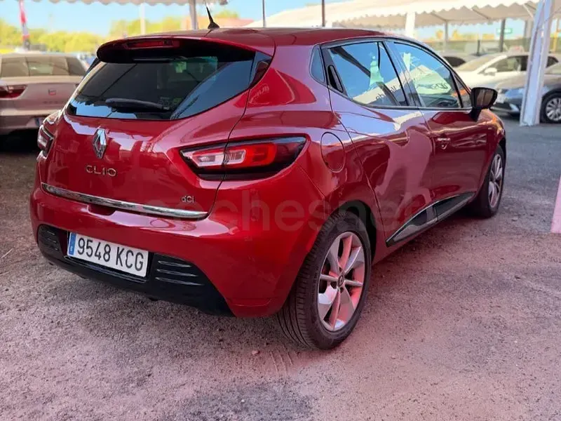 Usado Renault Clio IV LIMITED 75 CV (55 kW) 2017 Rojo Berlina