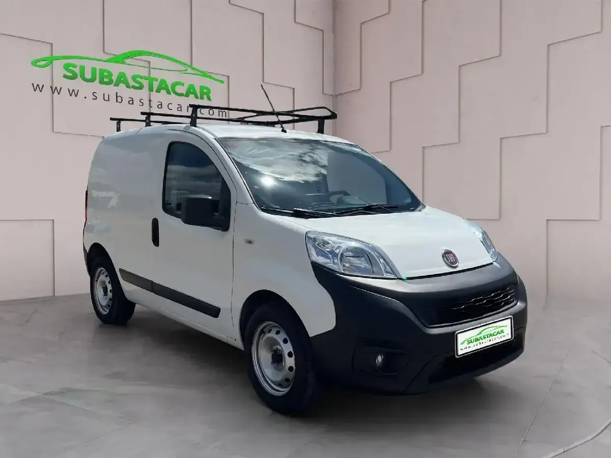 Używany Fiat Fiorino 80 KM (58 kW) 2021 Biały Minivan
