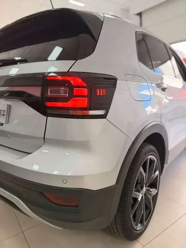 Usado VW T-Cross Sport 110 CV (80 kW) 2022 Plateado SUV