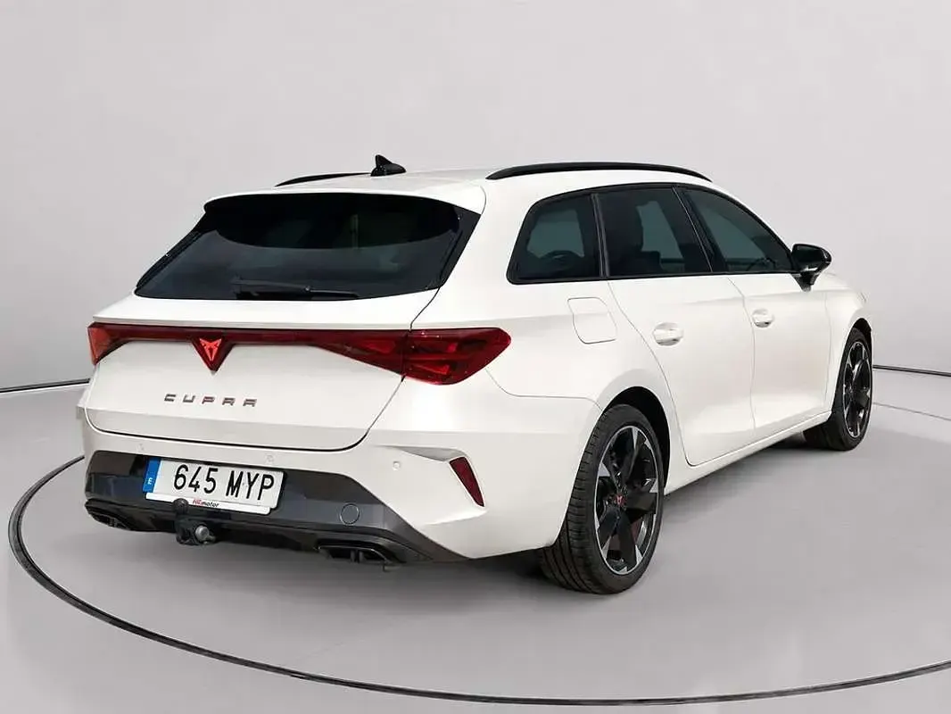 Usado Cupra Leon 150 CV (110 kW) 2025 Gris Familiar