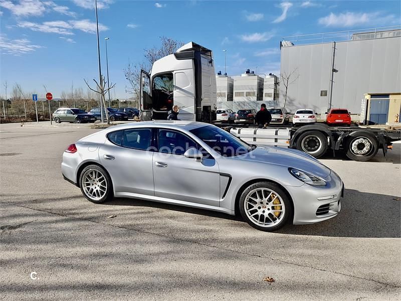 Usado Porsche Panamera 420 CV (308 kW) 2013 Gris / plata Berlina