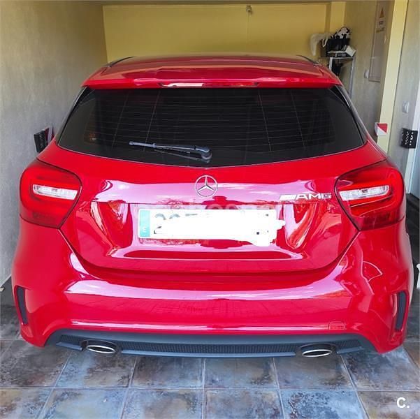 Usado Mercedes A180 AMG line 109 CV (80 kW) 2014 Rojo Berlina