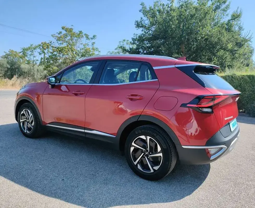Usado Kia Sportage 239 CV (175 kW) 2023 Rojo SUV