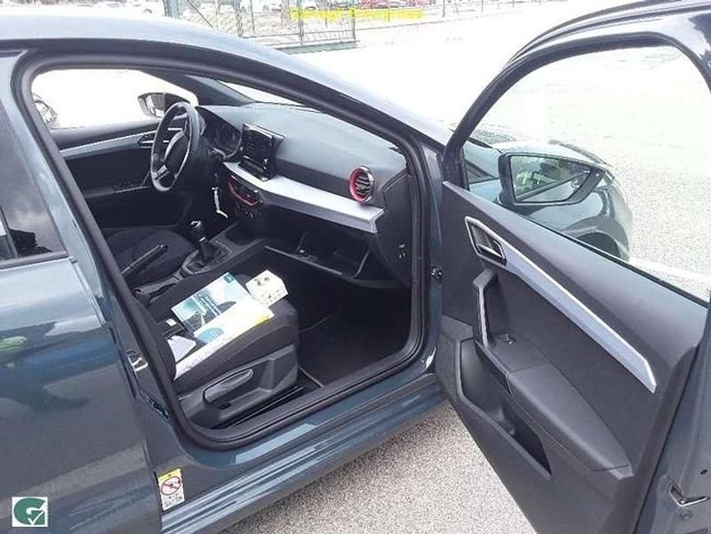 Usado Seat Ibiza FR 116 CV (85 kW) 2025 Gris Utilitario