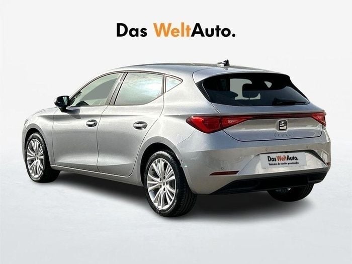 Gris plata Usado 2024 Seat Leon Style | 24.900 € (Buen precio) - Imagen 1/4