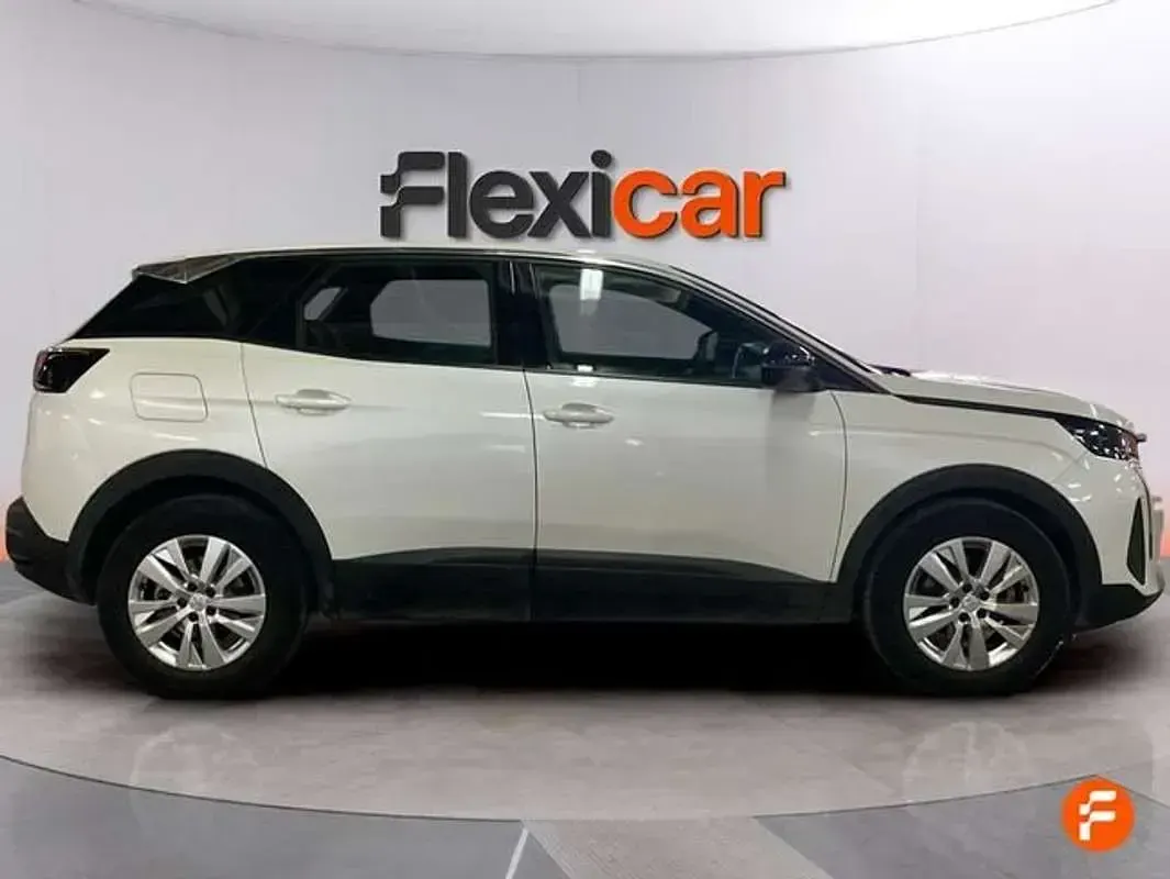 Usado Peugeot 3008 Active 131 CV (96 kW) 2023 Blanco SUV