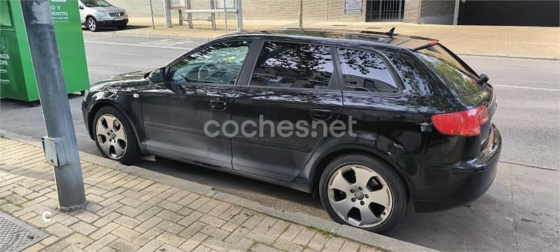 Usado Audi A3 Ambiente 170 CV (125 kW) 2007 Negro Utilitario