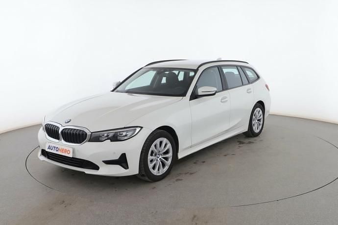 Blanco Usado 2020 BMW 318 M Sport Familiar | 25.099 € (Un poco caro) - Imagen 1/3