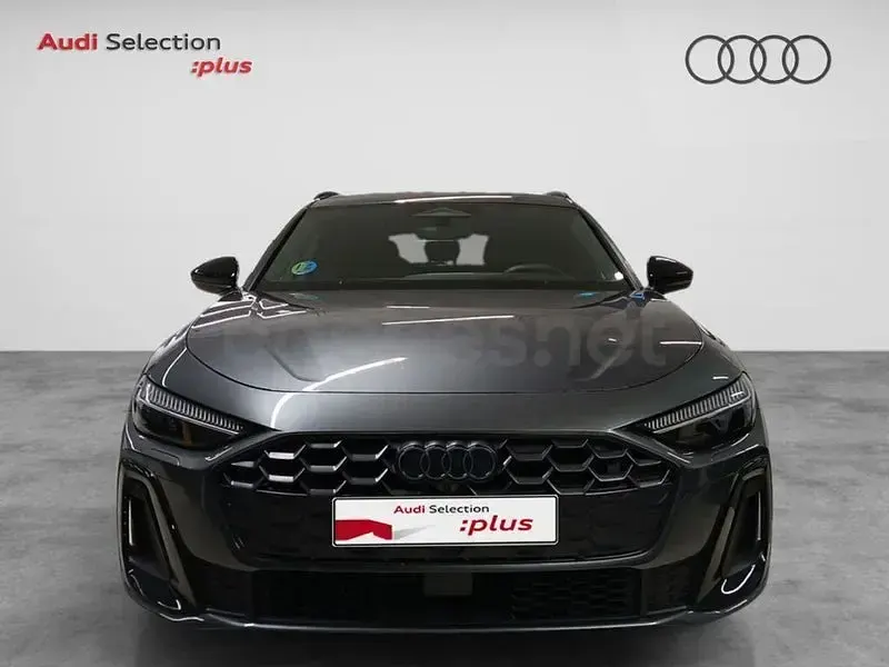 Usado Audi A5 204 CV (150 kW) 2025 Gris / plata Familiar