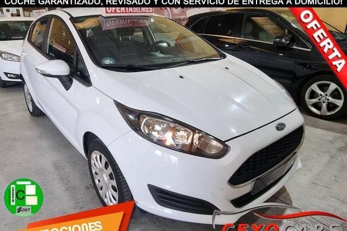 Blanco Usado 2017 Ford Fiesta Trend Utilitario | 7870 € (Precio justo) - Imagen 1/3
