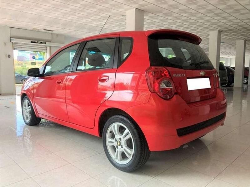Usado Chevrolet Aveo LT 101 CV (74 kW) 2011 Rojo Utilitario