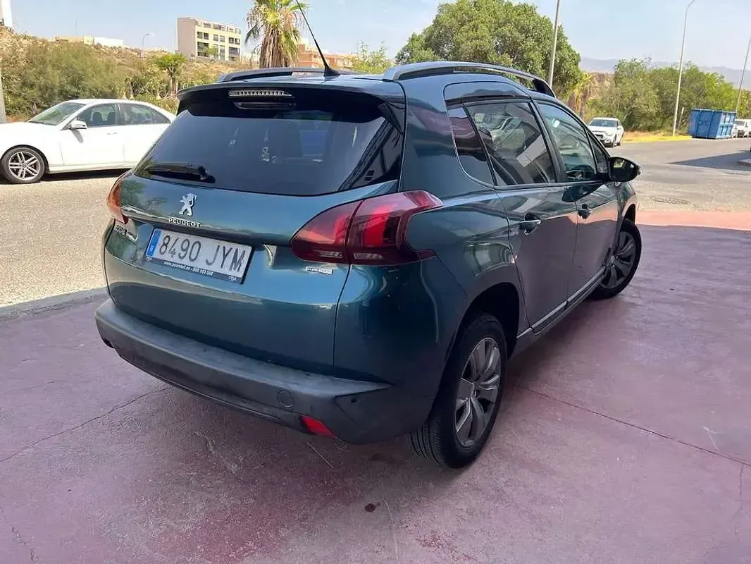Usado Peugeot 2008 Style 82 CV (60 kW) 2017 Azul SUV