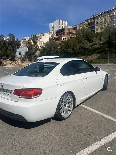 Usado BMW 330 245 CV (180 kW) 2009 Blanco Coupe