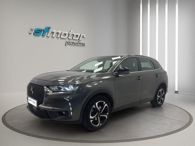 Gris Usado 2021 DS Automobiles DS7 Crossback Chic SUV | 20.900 € (Precio justo) - Imagen 1/4