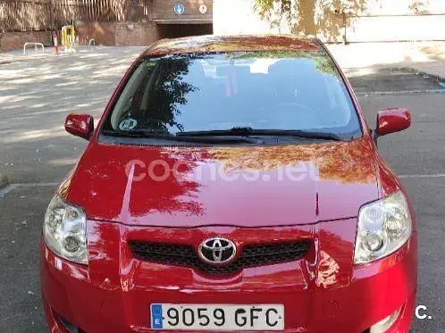 Usado Toyota Auris 90 CV (66 kW) 2008 Rojo Utilitario