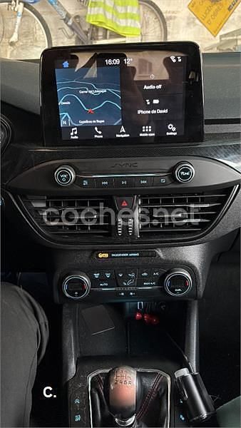 Usado Ford Focus ST-Line 125 CV (91 kW) 2019 Rojo Berlina