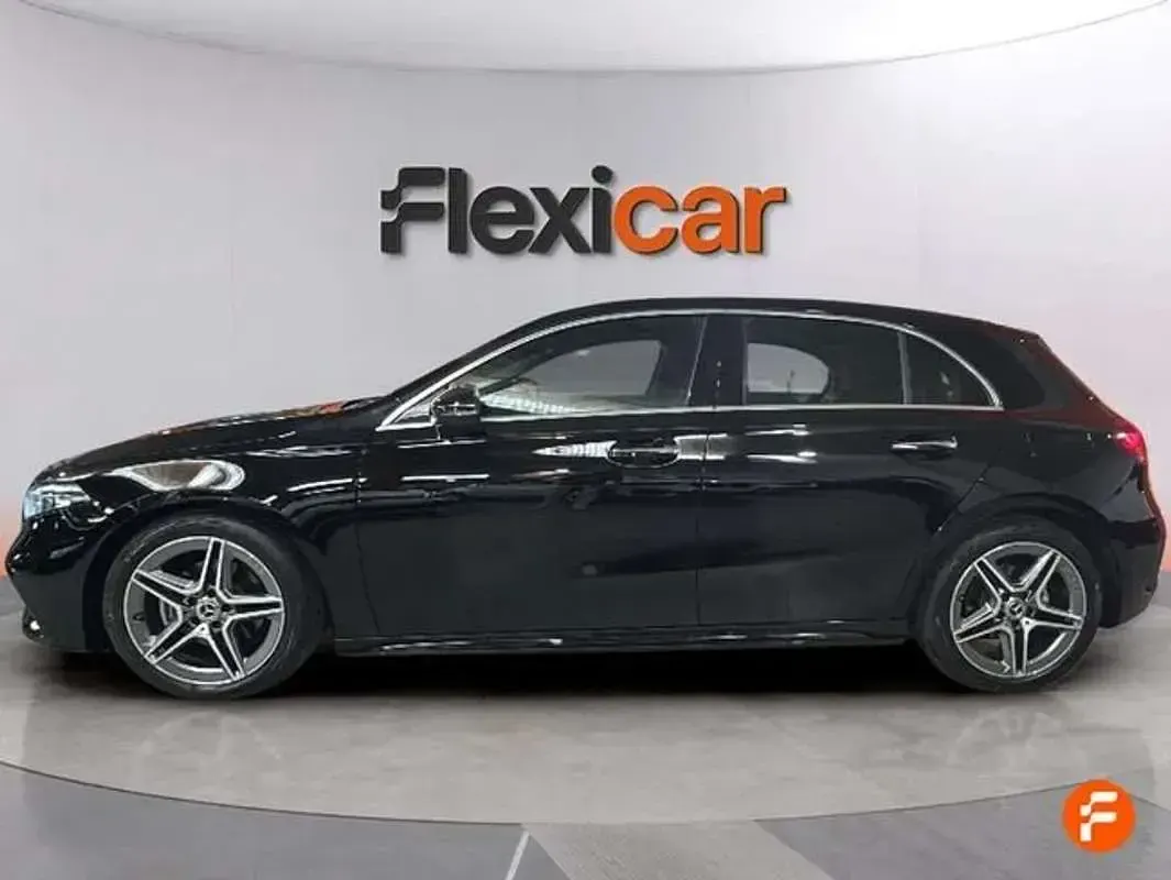 Usado Mercedes A180 116 CV (85 kW) 2024 Negro Berlina
