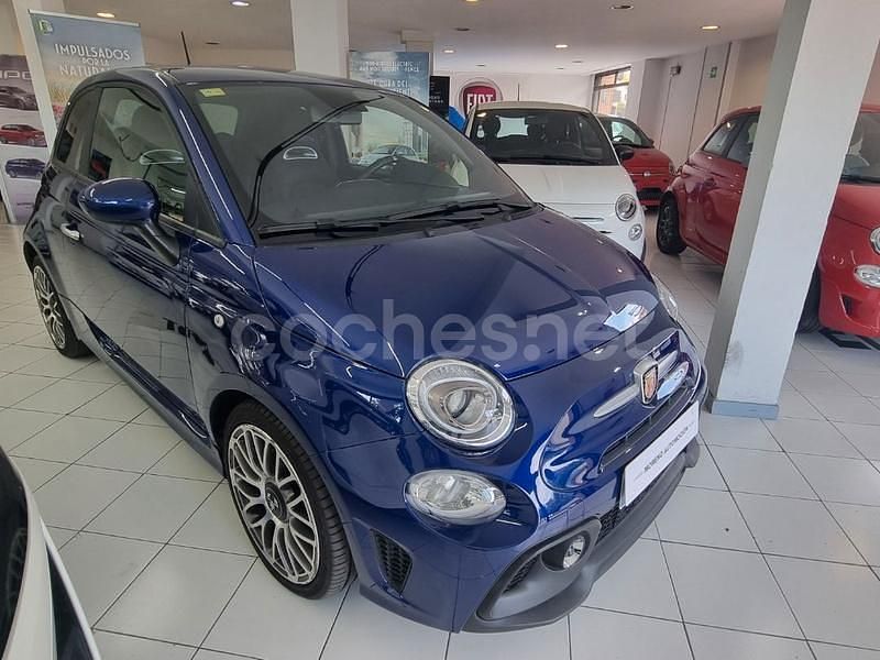 Violeta / lila Usado 2019 Abarth 595 Berlina | 16.900 € (Precio justo) - Imagen 1/4