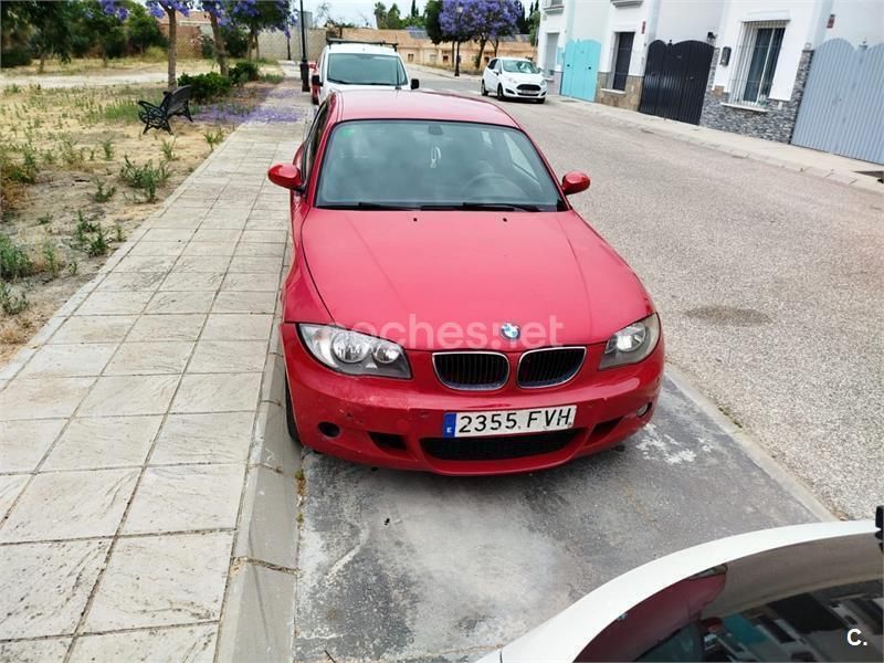 Rojo Usado 2007 BMW 118 Utilitario | 5750 € (Precio justo) - Imagen 1/4