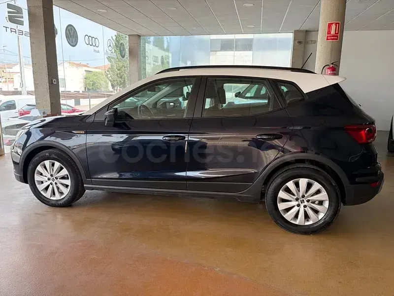 Usado Seat Arona Style 110 CV (80 kW) 2022 Azul SUV