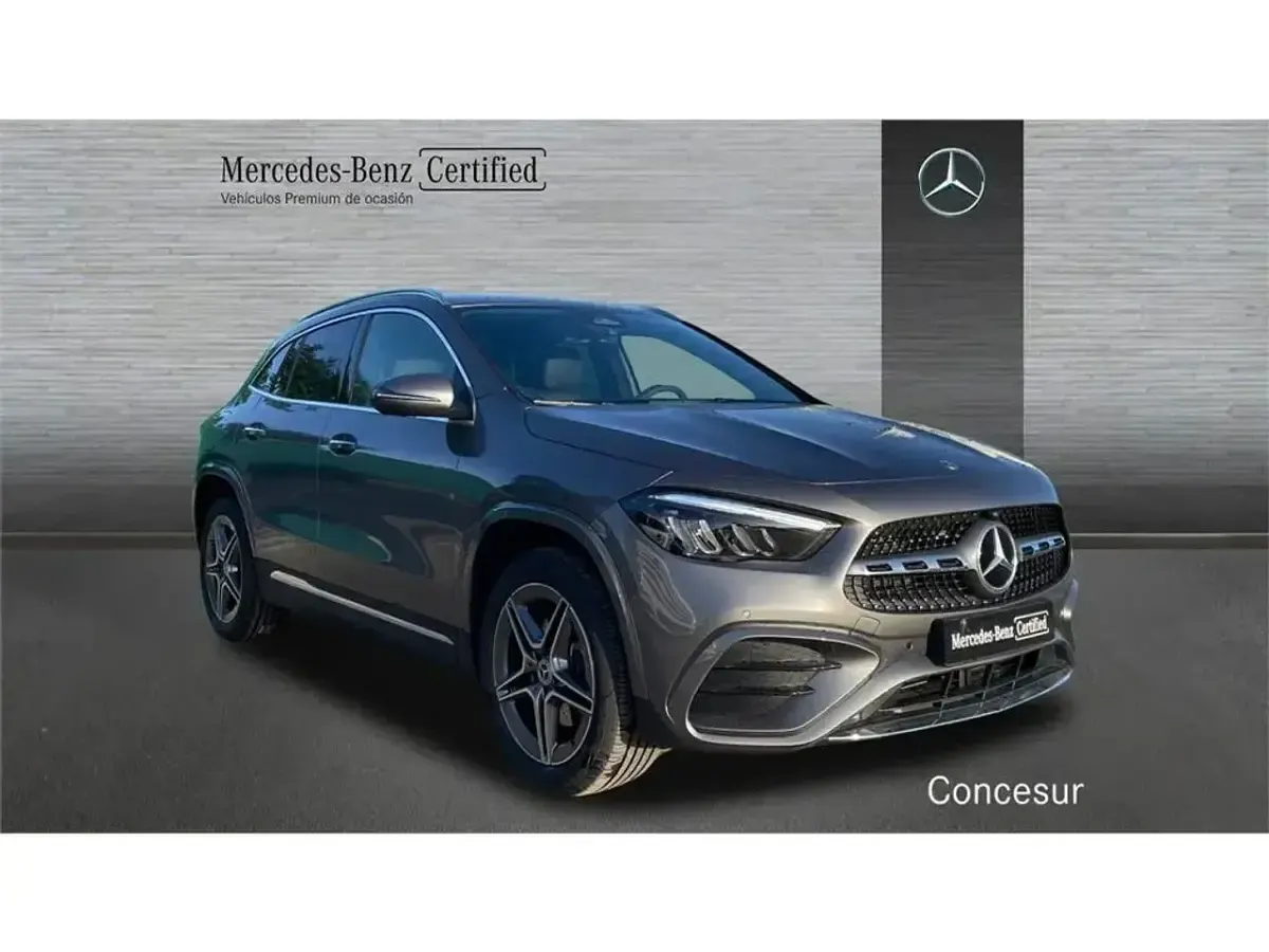Usado Mercedes GLA200 150 CV (110 kW) 2024 Gris SUV