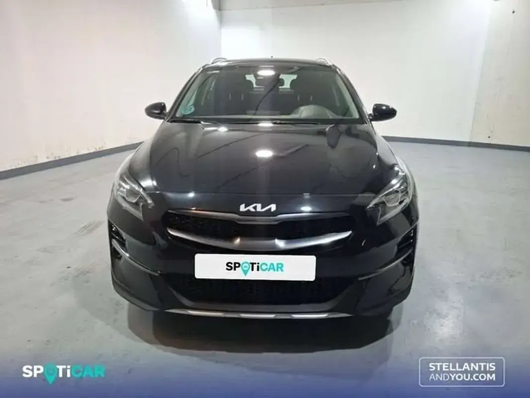 Usado Kia XCeed 120 CV (88 kW) 2022 Gris SUV