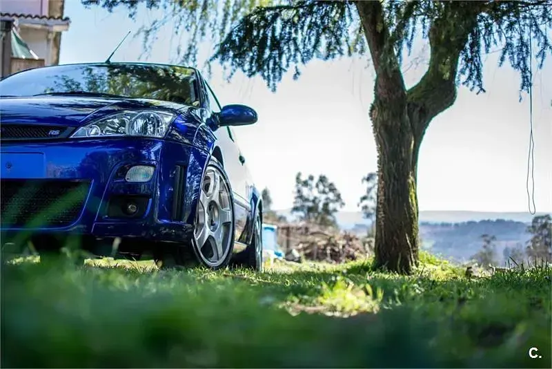 Usado Ford Focus RS 220 CV (161 kW) 2003 Azul Berlina