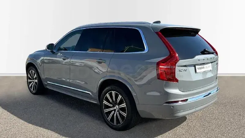 Usado Volvo XC90 Plus 235 CV (172 kW) 2024 Gris SUV