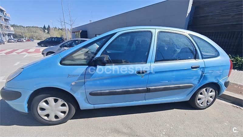 Usado Citroën Xsara Picasso 117 CV (86 kW) 2000 Azul Monovolumen