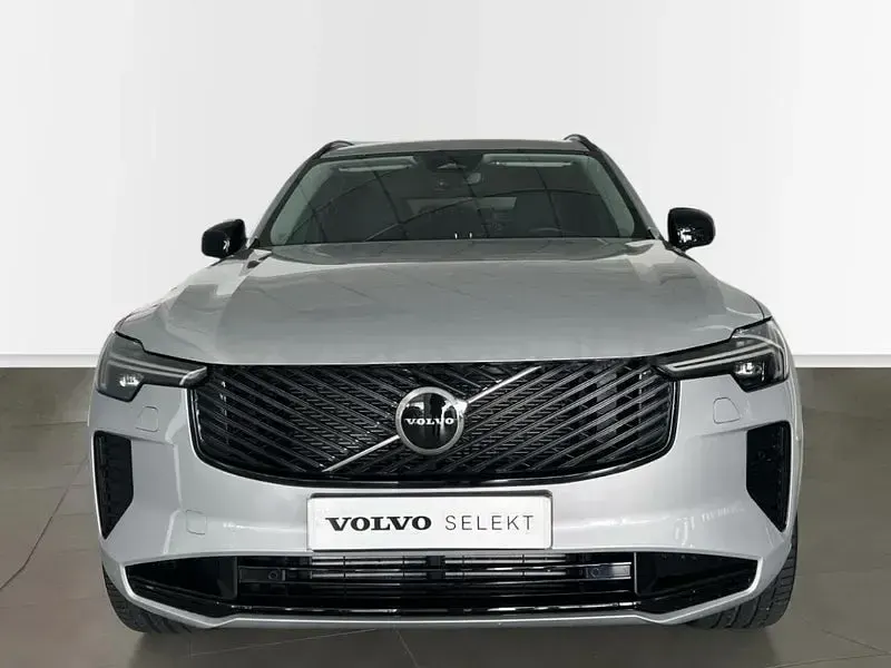 Usado Volvo XC90 Plus 455 CV (334 kW) 2025 Gris / plata SUV