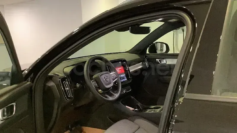 Nuevo Volvo XC40 Core 163 CV (119 kW) 2026 Negro SUV