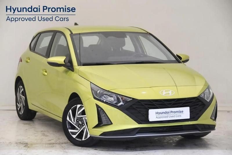 Usado Hyundai i20 100 CV (73 kW) 2024 Gris/plata