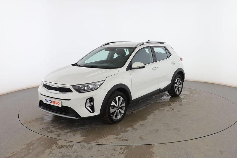 Usado Kia Stonic 84 CV (61 kW) 2021 Blanco SUV