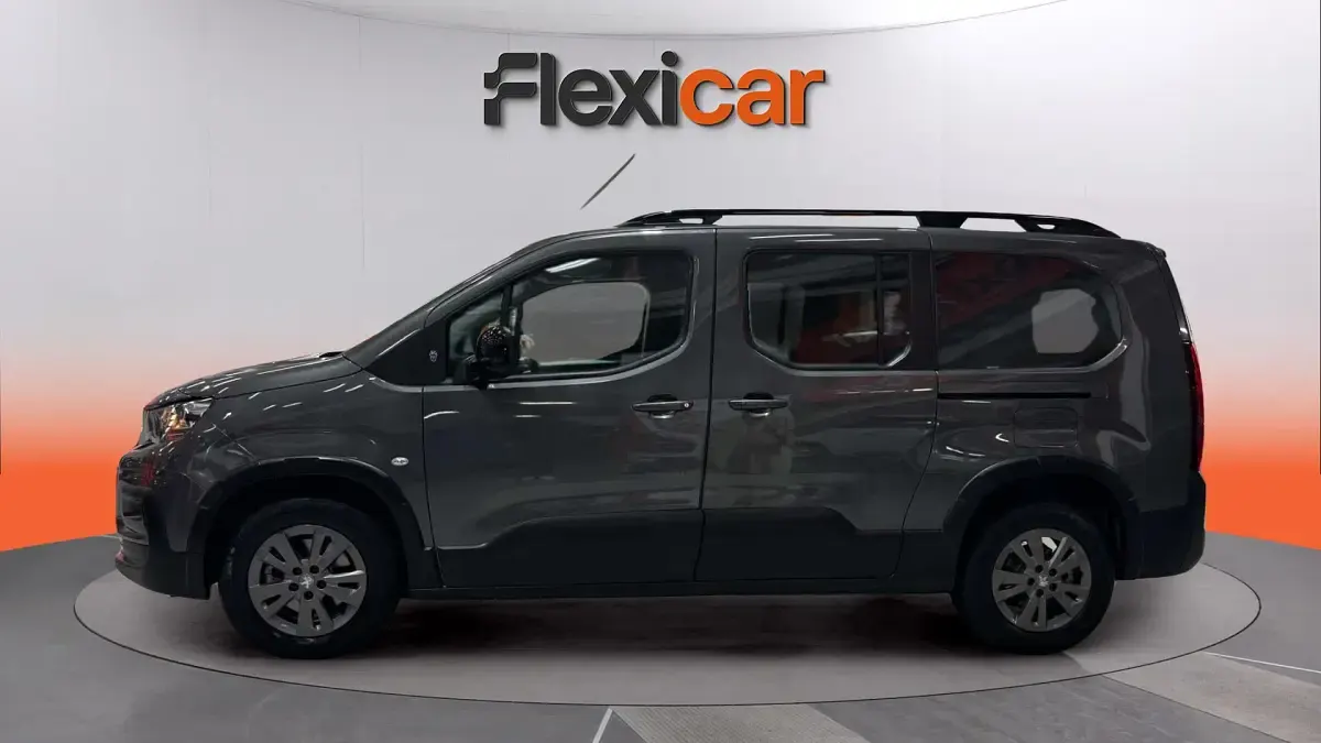 Usado Peugeot Rifter Allure 131 CV (96 kW) 2022 Gris Monovolumen